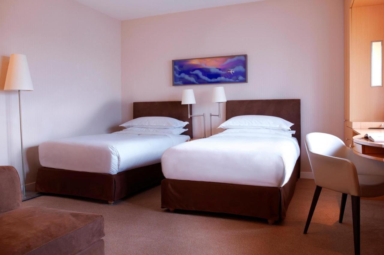 Sheraton Paris Charles De Gaulle Airport Hotel Le Mesnil-Amelot Exterior photo