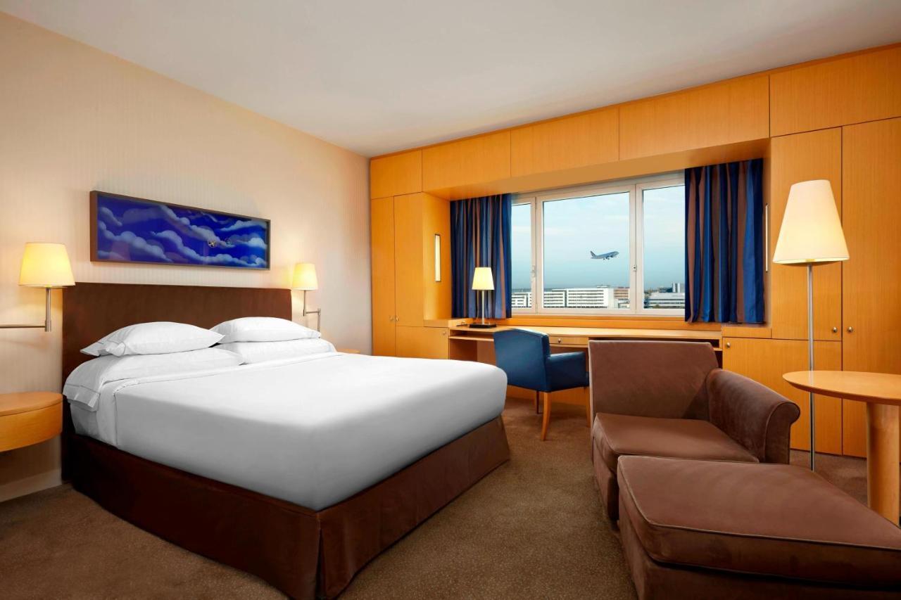 Sheraton Paris Charles De Gaulle Airport Hotel Le Mesnil-Amelot Exterior photo
