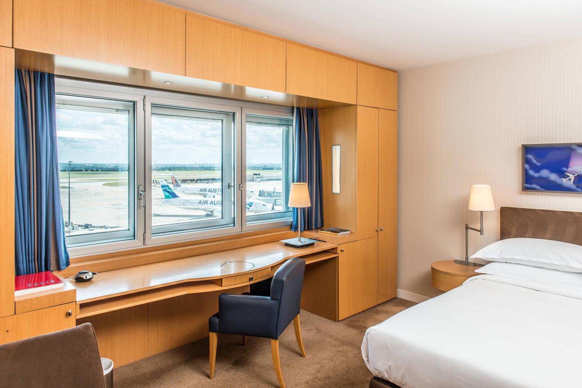 Sheraton Paris Charles De Gaulle Airport Hotel Le Mesnil-Amelot Exterior photo
