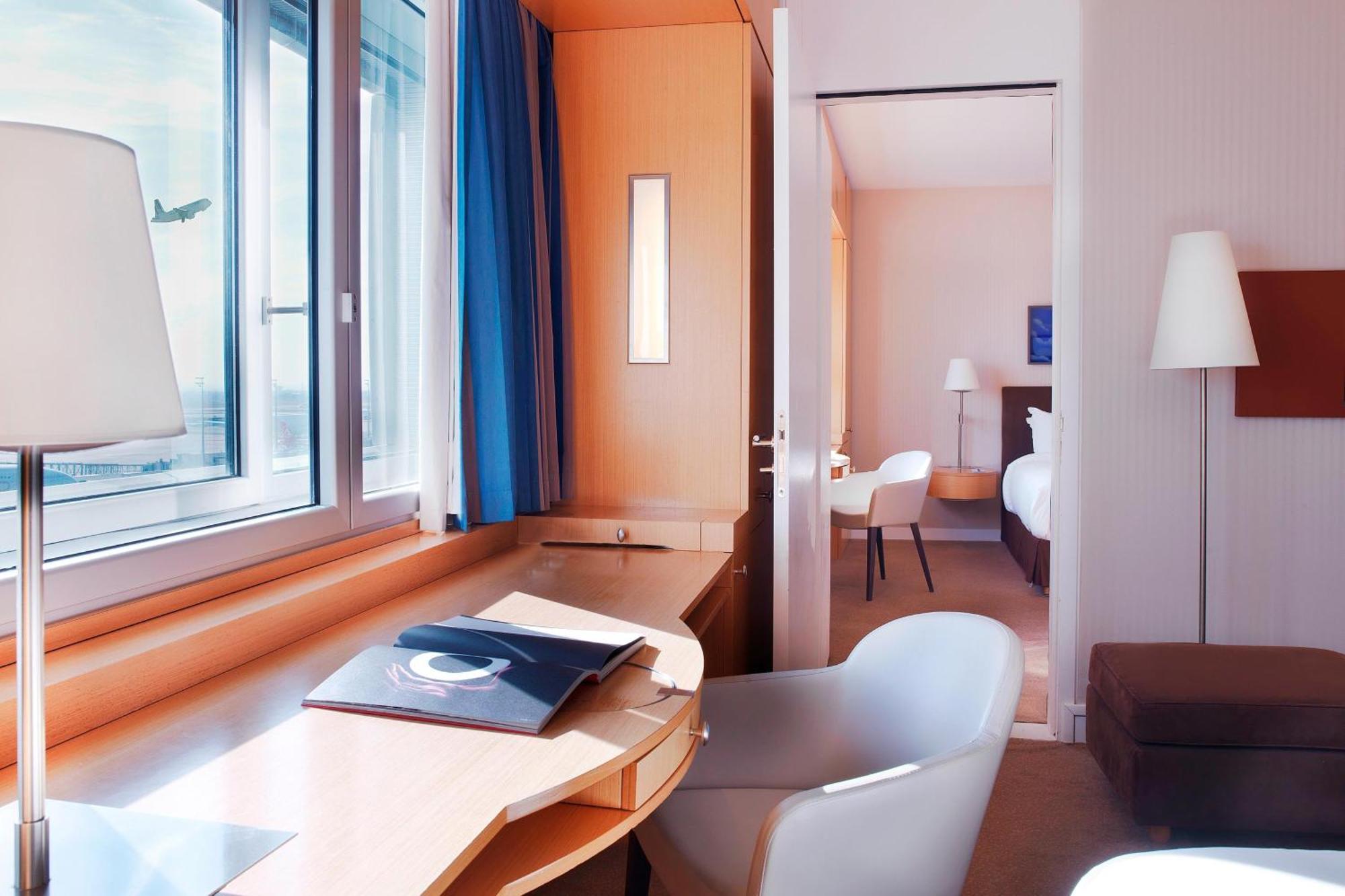Sheraton Paris Charles De Gaulle Airport Hotel Le Mesnil-Amelot Exterior photo